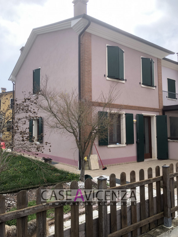 LUNGO LA RIVIERA BERICA - C.E.D - DISPONIBILE DAL 30 AGOSTO 2026 - Proponiamo introvabile casa di...