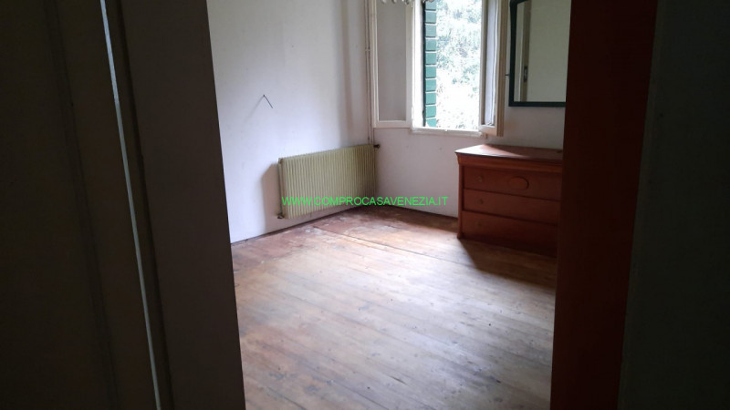 CASALE SUL SILE.  Introvabile rapporto prezzo-qualità per questa costruzione solida anni sessanta...