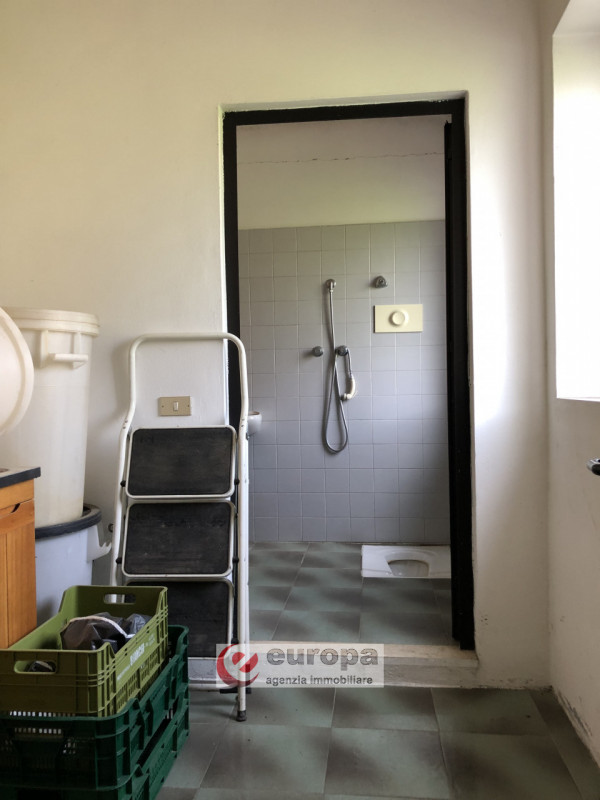 OSPEDALETTO (Bolzano Vicentino), nelle adiacenze del capolinea dell'autobus urbano n.05, spaziosa...