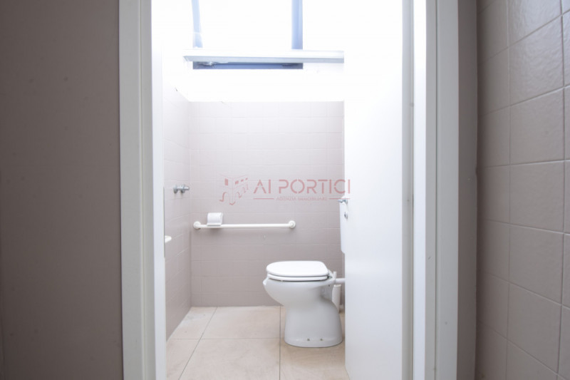 PIOVE DI SACCO SP 93 - Via Scardovara – NEGOZIO di 500 mq con 6 GRANDI VETRINE, doppio accesso e ...