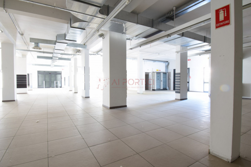 PIOVE DI SACCO SP 93 - Via Scardovara – NEGOZIO di 500 mq con 6 GRANDI VETRINE, doppio accesso e ...