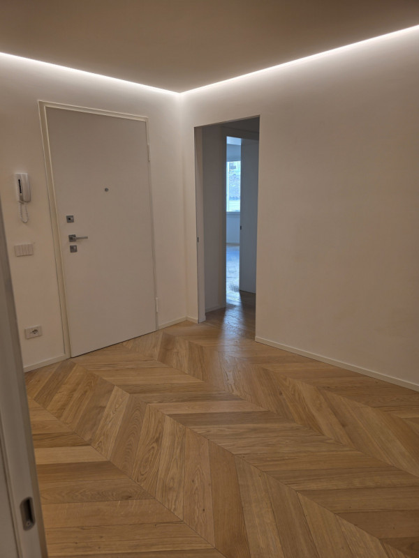 Scoprite un'opportunità unica nella storica città di Padova! Questo spazioso appartamento, situat...