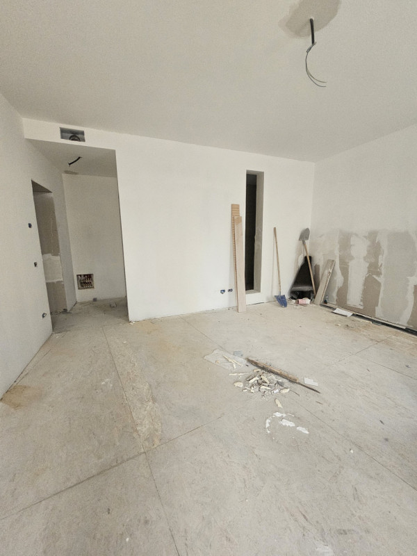 Scoprite un'opportunità unica nella storica città di Padova! Questo spazioso appartamento, situat...