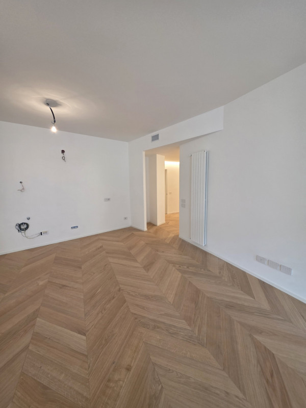 Scoprite un'opportunità unica nella storica città di Padova! Questo spazioso appartamento, situat...