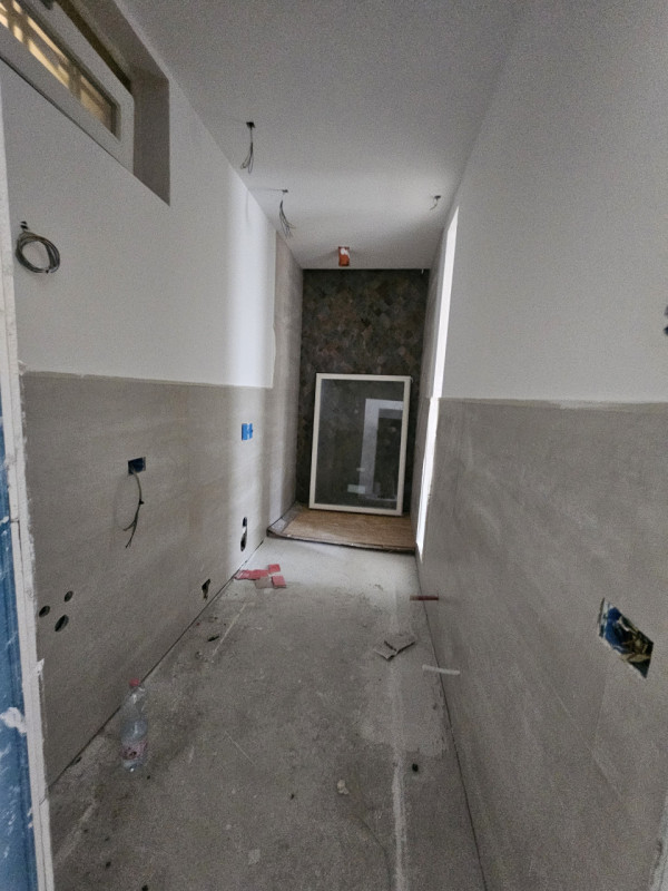 Scoprite un'opportunità unica nella storica città di Padova! Questo spazioso appartamento, situat...