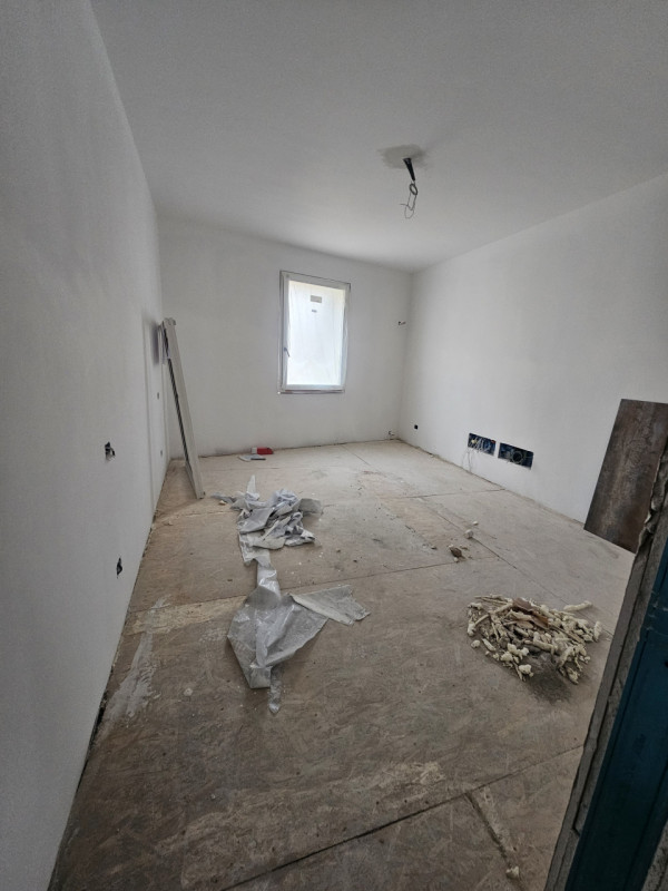 Scoprite un'opportunità unica nella storica città di Padova! Questo spazioso appartamento, situat...