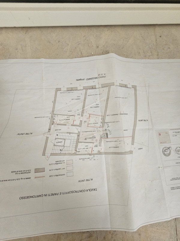 Scoprite un'opportunità unica nella storica città di Padova! Questo spazioso appartamento, situat...