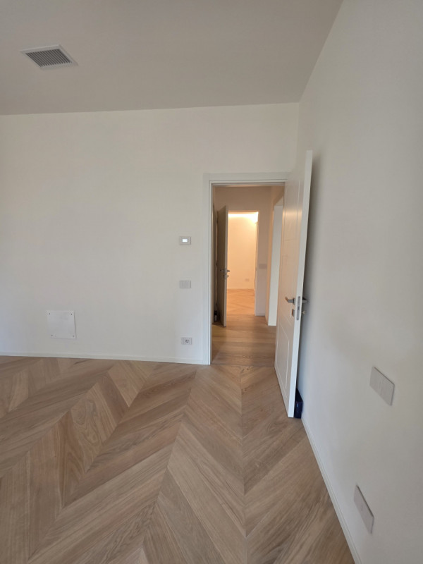 Scoprite un'opportunità unica nella storica città di Padova! Questo spazioso appartamento, situat...