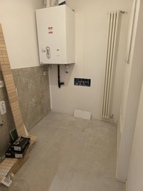 Scoprite un'opportunità unica nella storica città di Padova! Questo spazioso appartamento, situat...