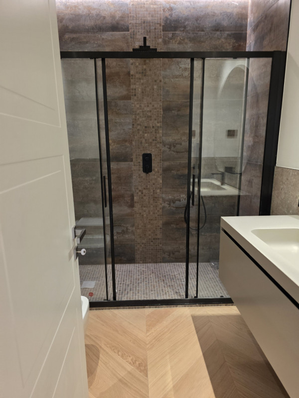 Scoprite un'opportunità unica nella storica città di Padova! Questo spazioso appartamento, situat...