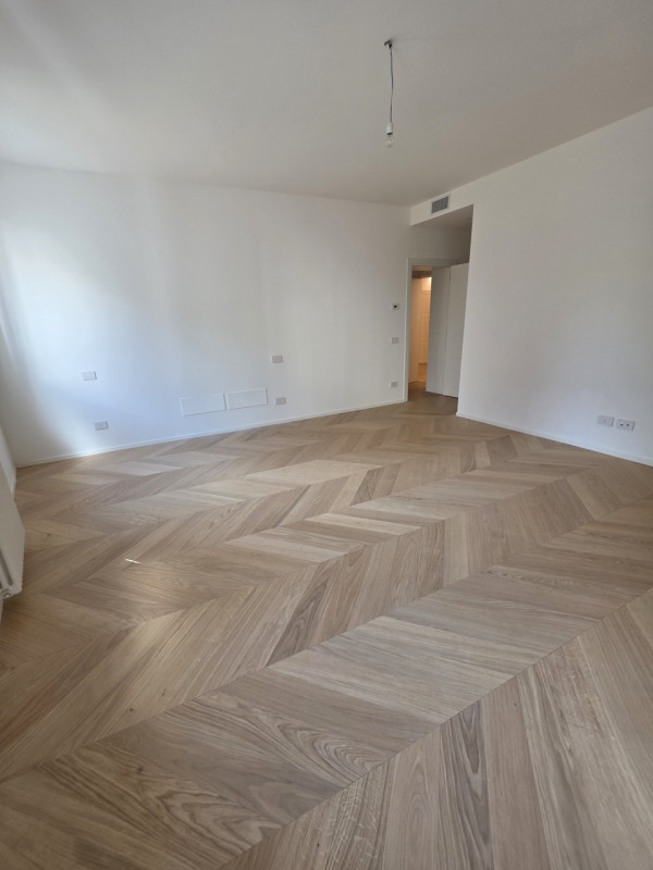 Scoprite un'opportunità unica nella storica città di Padova! Questo spazioso appartamento, situat...