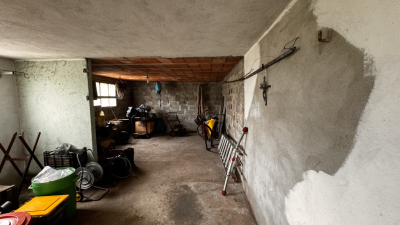 Scopri questa splendida casa singola terratetto situata a Lozzo Atestino, immersa nel meraviglios...