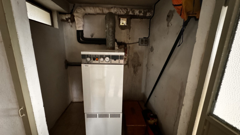 Scopri questa splendida casa singola terratetto situata a Lozzo Atestino, immersa nel meraviglios...