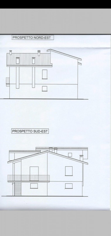 Scopri questa splendida casa singola terratetto situata a Lozzo Atestino, immersa nel meraviglios...
