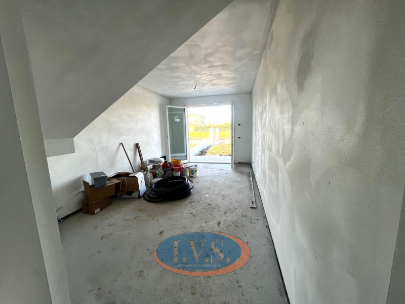 Villafranca Padovana (PD): In tranquilla posizione immersa nel verde, proponiamo ULTIMA porzione ...