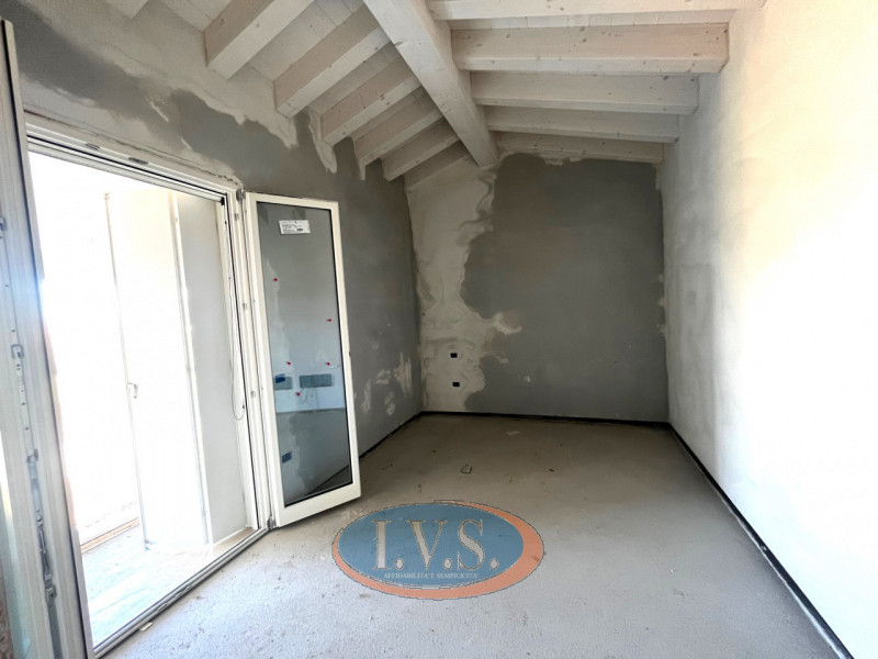 Villafranca Padovana (PD): In tranquilla posizione immersa nel verde, proponiamo ULTIMA porzione ...