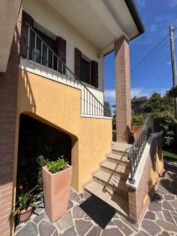 POJANA MAGGIORE: Questa splendida casa singola si trova nel centro di Pojana Maggiore, in luogo t...