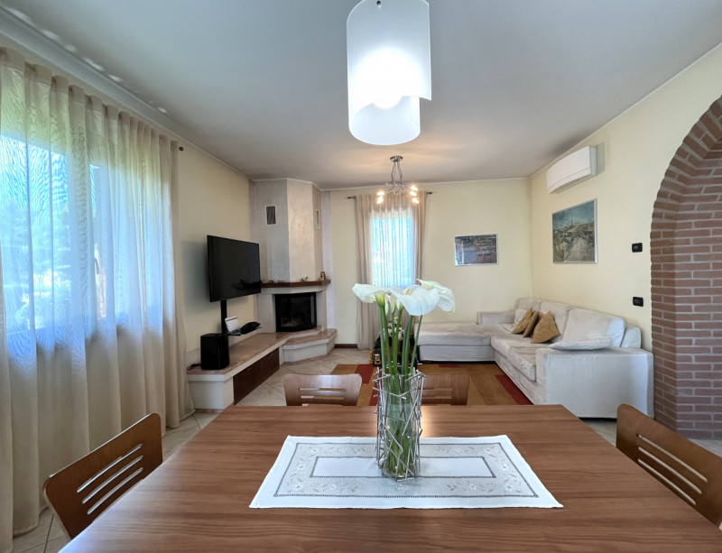 POJANA MAGGIORE: Questa splendida casa singola si trova nel centro di Pojana Maggiore, in luogo t...