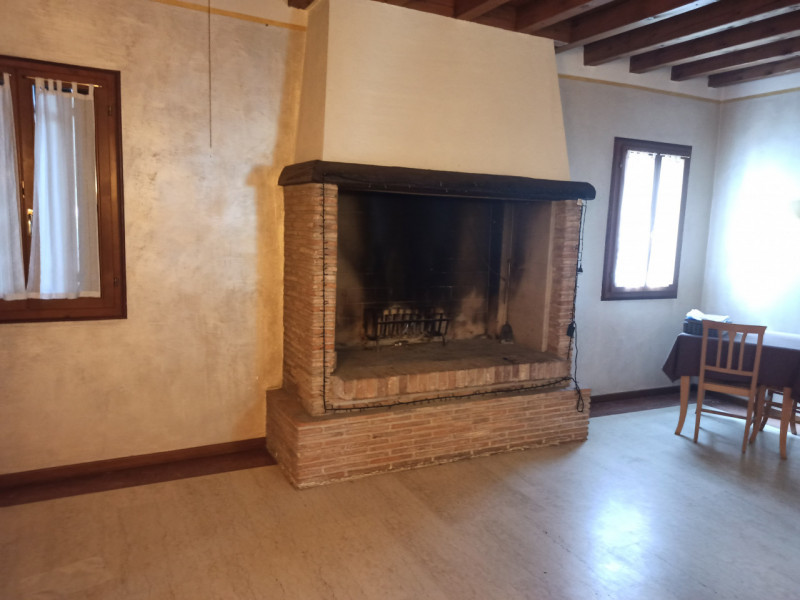 Vicenza est, zona Torri di Quartesolo. Vendesi suggestiva Locanda ricavata da una ristrutturazion...