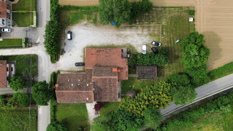 Vicenza est, zona Torri di Quartesolo. Vendesi suggestiva Locanda ricavata da una ristrutturazion...