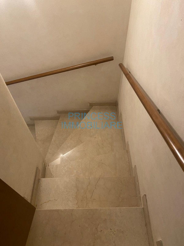 A Pievebelvicino in zona residenziale, vicino a un parco giochi in zona riservata con traffico ve...