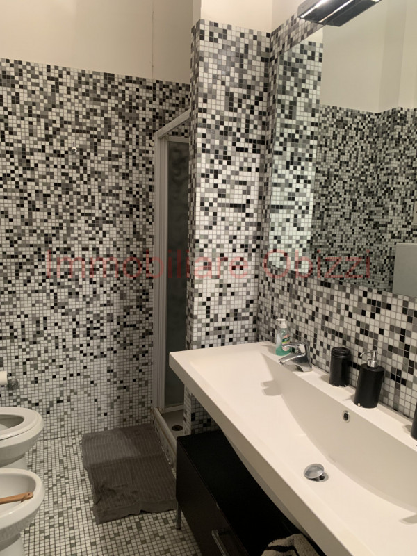 PADOVA - CENTRO STORICO - Proponiamo in vendita appartamento di pregio in stabile del 1700.
Carat...