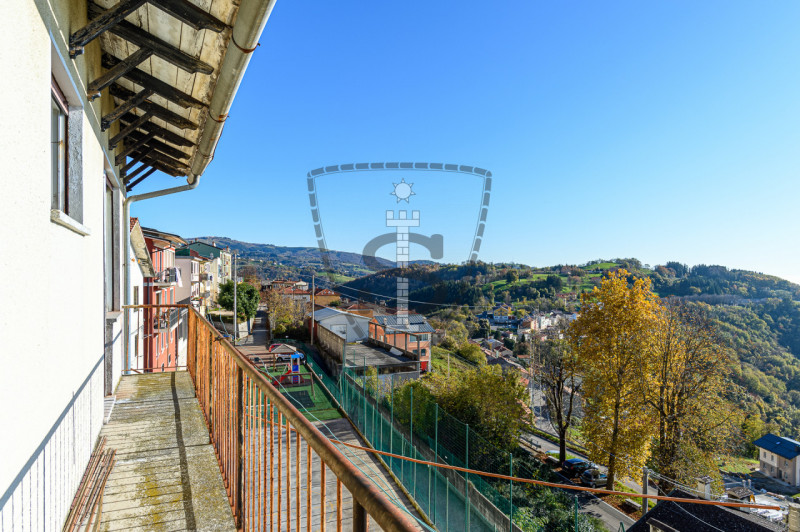 In vendita nel comune di Lusiana Conco, proponiamo un appartamento di 105 mq, situato al primo pi...