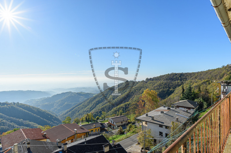 In vendita nel comune di Lusiana Conco, proponiamo un appartamento di 105 mq, situato al primo pi...