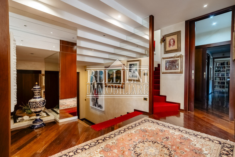 CENTRO STORICO - Lussuoso attico in vendita nel centro storico di Vicenza con una superficie tota...