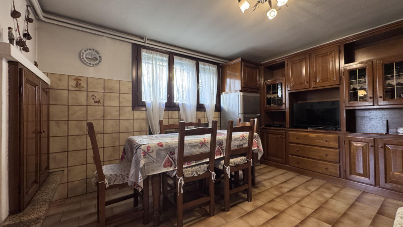 Casa singola con ampio giardino a Stanghella (confini Solesino);

Proponiamo in vendita casa sing...