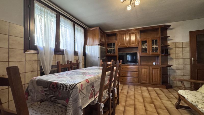 Casa singola con ampio giardino a Stanghella (confini Solesino);

Proponiamo in vendita casa sing...