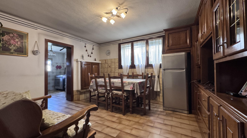 Casa singola con ampio giardino a Stanghella (confini Solesino);

Proponiamo in vendita casa sing...