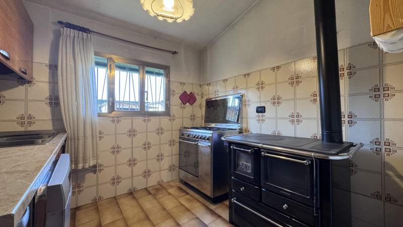 Casa singola con ampio giardino a Stanghella (confini Solesino);

Proponiamo in vendita casa sing...