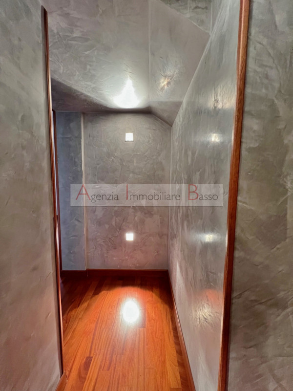 GIARDINI DELL'ARENA LATO VIA PORCIGLIA. Comodo a nuovo tribunale, ospedali, raggingibile con ogni...