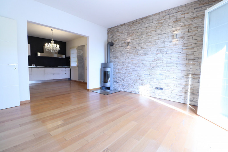 VILLORBA: LANCENIGO

In ottimo contesto residenziale vendesi bifamiliare ristrutturata nel 2007, ...