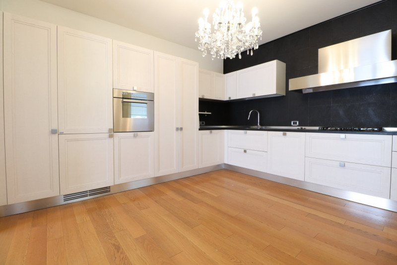 VILLORBA: LANCENIGO

In ottimo contesto residenziale vendesi bifamiliare ristrutturata nel 2007, ...