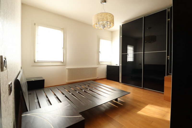 VILLORBA: LANCENIGO

In ottimo contesto residenziale vendesi bifamiliare ristrutturata nel 2007, ...