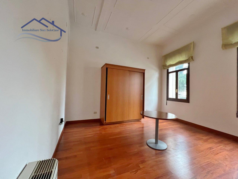 GIARDINI DELL'ARENA LATO VIA PORCIGLIA - Comodo al nuovo tribunale, ospedali, facoltà universitar...