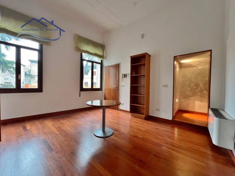 GIARDINI DELL'ARENA LATO VIA PORCIGLIA - Comodo al nuovo tribunale, ospedali, facoltà universitar...