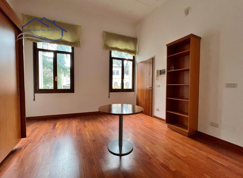 GIARDINI DELL'ARENA LATO VIA PORCIGLIA - Comodo al nuovo tribunale, ospedali, facoltà universitar...