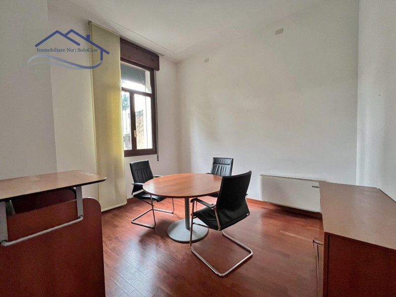 GIARDINI DELL'ARENA LATO VIA PORCIGLIA - Comodo al nuovo tribunale, ospedali, facoltà universitar...