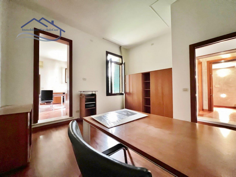 GIARDINI DELL'ARENA LATO VIA PORCIGLIA - Comodo al nuovo tribunale, ospedali, facoltà universitar...