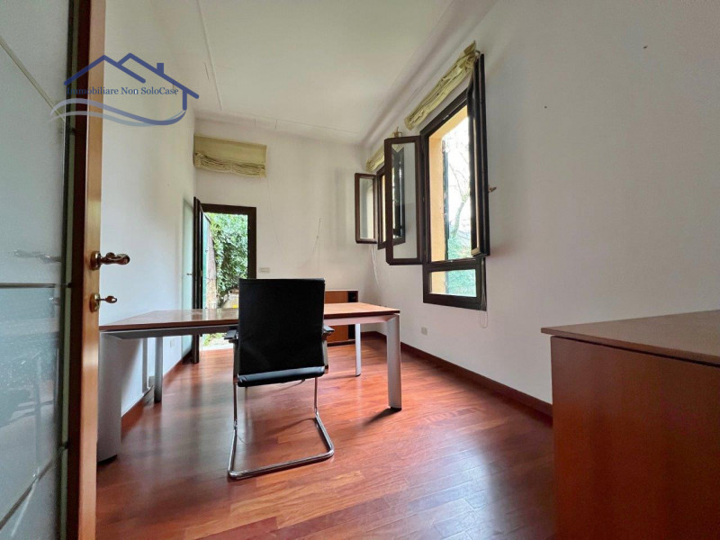 GIARDINI DELL'ARENA LATO VIA PORCIGLIA - Comodo al nuovo tribunale, ospedali, facoltà universitar...