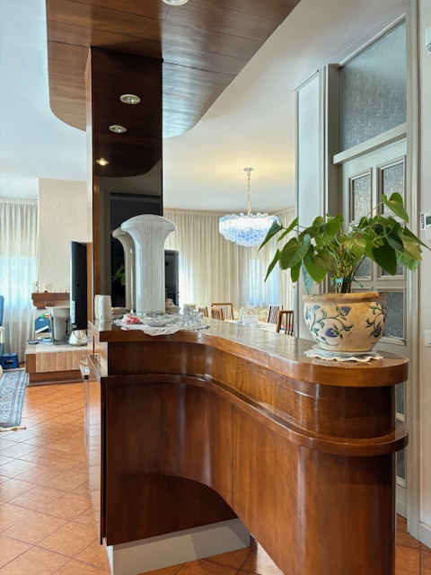 S.Bellino: ampia villa sviluppata su più livelli per complessivi 350 mq oltre al giardino. L'immo...