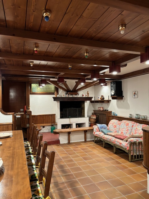 S.Bellino: ampia villa sviluppata su più livelli per complessivi 350 mq oltre al giardino. L'immo...