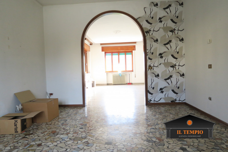 Vieni a scoprire questa meravigliosa casa situata in una tranquilla zona di Villaverla , circonda...