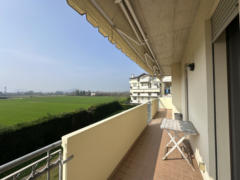 Selvazzano Dentro, nel ricercato quartiere di San Domenico, proponiamo in affitto tricamere compl...