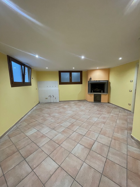 SAN GIORGIO DELLE PERTICHE   vendesi stupenda casa singola con giardino di 1000 mq caratterizzata...