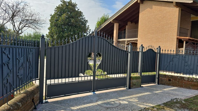 SAN GIORGIO DELLE PERTICHE   vendesi stupenda casa singola con giardino di 1000 mq caratterizzata...