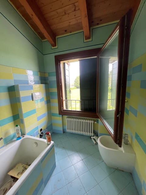 SAN GIORGIO DELLE PERTICHE   vendesi stupenda casa singola con giardino di 1000 mq caratterizzata...